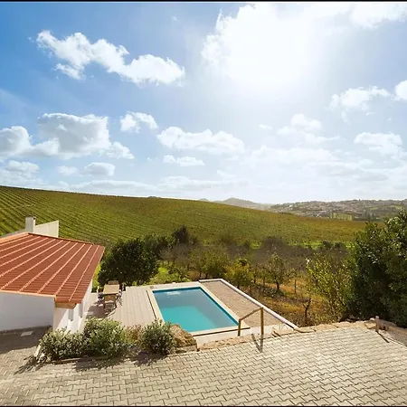 Coastal Vineyard Hideaway Дом отдыха *