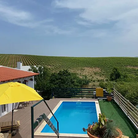 Coastal Vineyard Hideaway Дом отдыха *