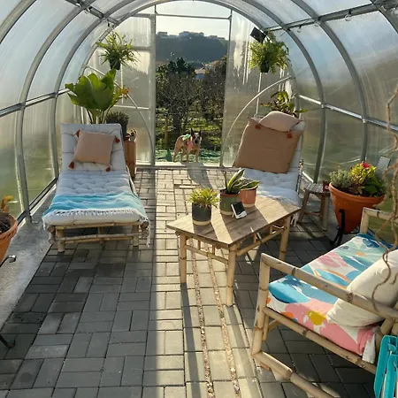 Coastal Vineyard Hideaway *