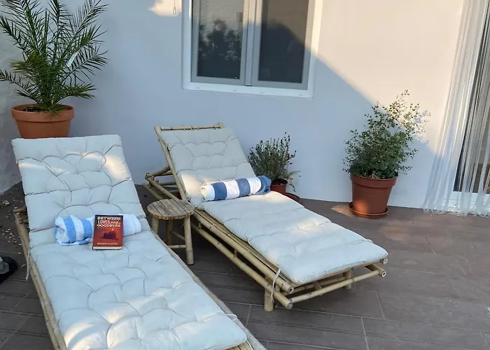 Coastal Vineyard Hideaway Ferienhaus *